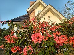 Tehel Farmhouse