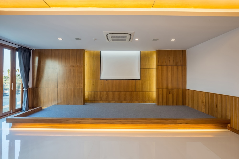 Sann View Hotel