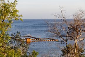 Menjangan Ecolodge