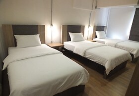 09 Hostel