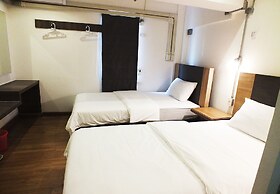 09 Hostel