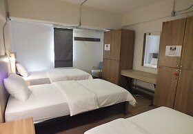 09 Hostel