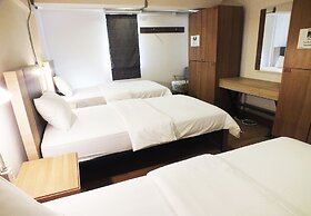 09 Hostel