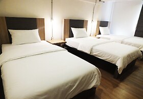 09 Hostel