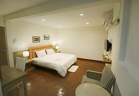09 Hostel