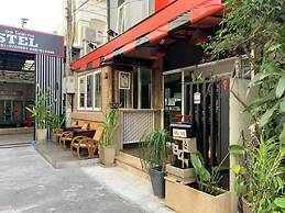 09 Hostel