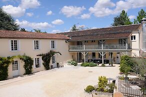 Logis Hôtel l'Essille