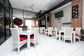 OYO 1251 Residence 8