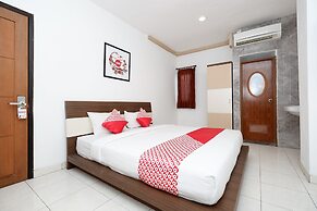 OYO 1251 Residence 8