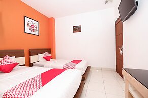 OYO 1251 Residence 8