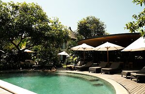 Wave House Boutique Surf Hotel - Adults Only