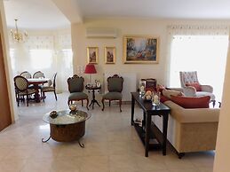 Helen's Villa