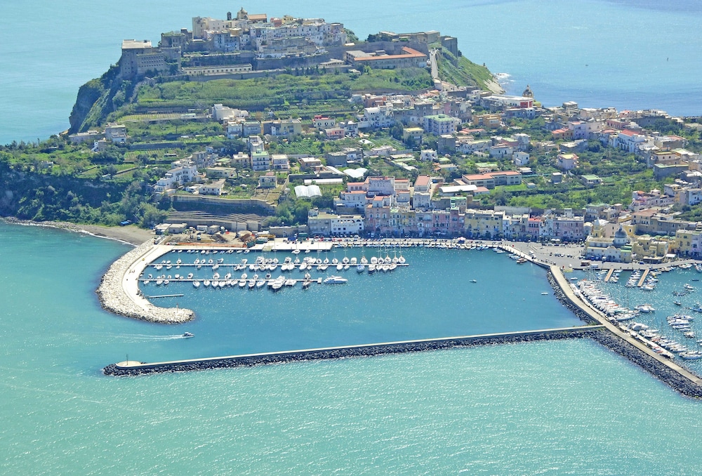 Yacht Suite Procida