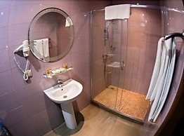City Hotel