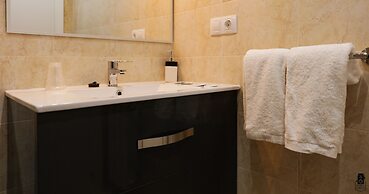 dpCristal City Apartments