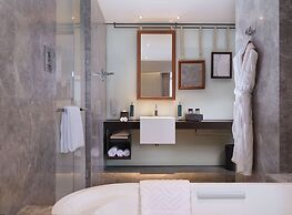 Hilton Dalian Golden Pebble Beach Resort