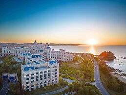 Hilton Dalian Golden Pebble Beach Resort
