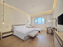 Hilton Dalian Golden Pebble Beach Resort