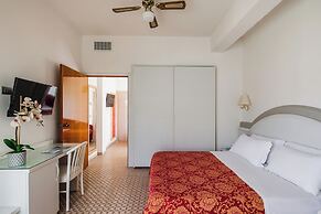 Hotel Caravelle