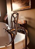 Gin Lounge Rooms