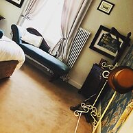Gin Lounge Rooms