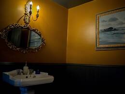 Gin Lounge Rooms