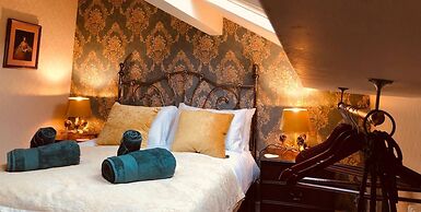 Gin Lounge Rooms
