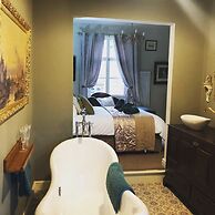 Gin Lounge Rooms