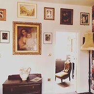 Gin Lounge Rooms