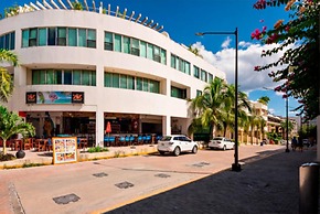 Royal Oasis Studio by PRP