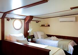 Bateau Hôtel Le Chardonnay