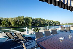 Bateau Hôtel Le Chardonnay