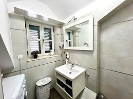 Villa Daky