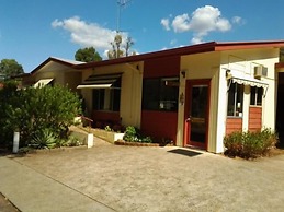 Wagon Wheel Motel