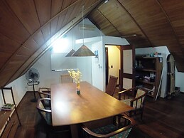 Bukit Raya Guesthouse