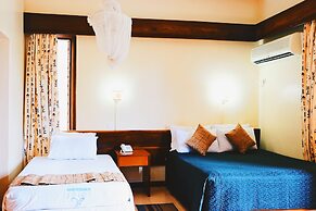 Lotus Hotel