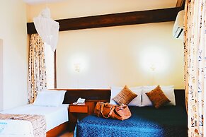 Lotus Hotel
