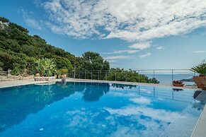 Askos Villa