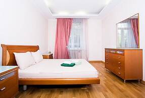 Apartlux on Ploshchad Pobedy