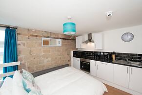 Kirkstall Bridge Apartments - 22