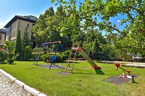 Bojur & Bojurland Apartment Complex