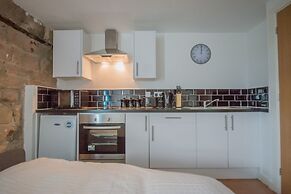 Kirkstall Bridge Apartments - 26