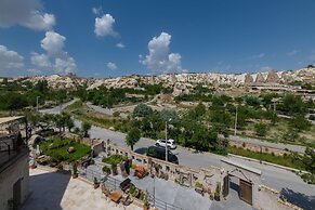 Hera Cave Suites