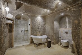 Hera Cave Suites