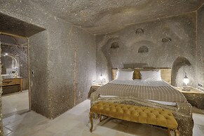 Hera Cave Suites