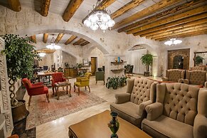 Hera Cave Suites