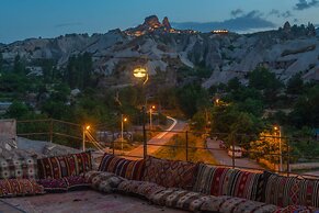 Hera Cave Suites