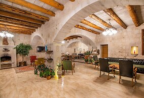 Hera Cave Suites