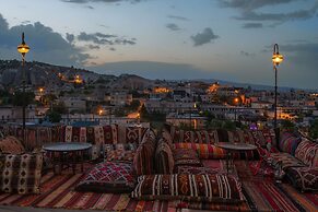 Hera Cave Suites