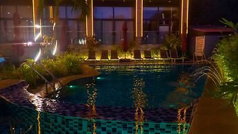 Vienna Hotel (Newly Renovated 2025)